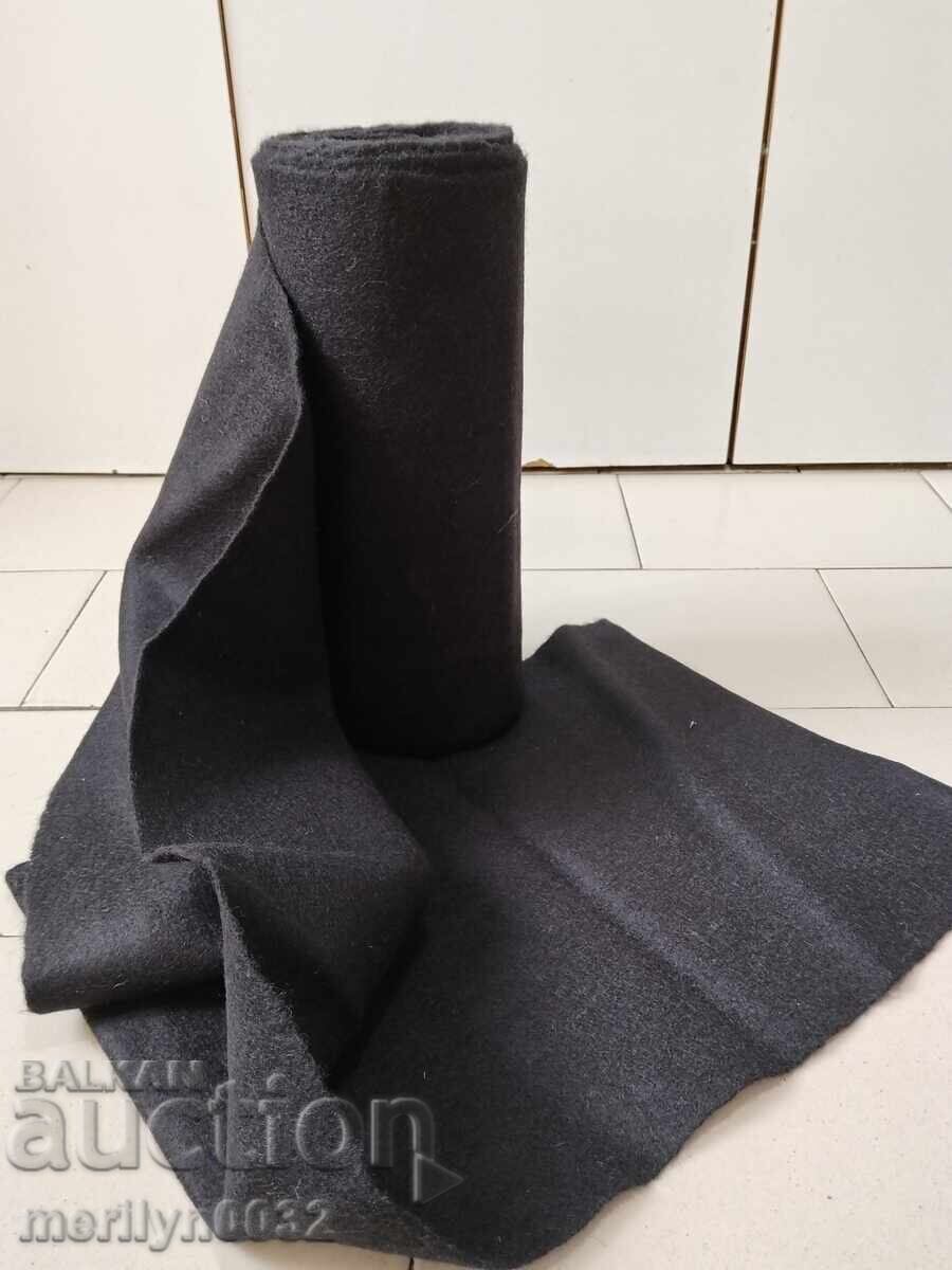 Πλατίνιο ρολό χειροποίητου υφαντού μάλλινου υφάσματος μαύρου σαγιάκ