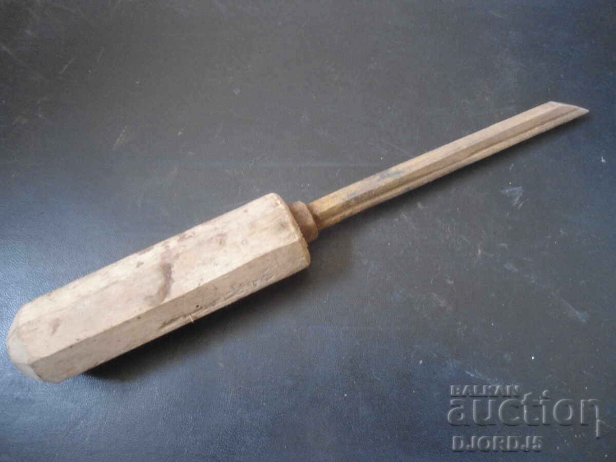 An old chisel