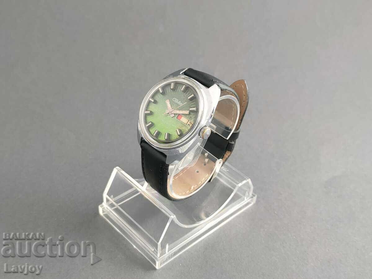 Доставка на ☭  Слава ☭ Slava***   ретро модел зелен циферблат
