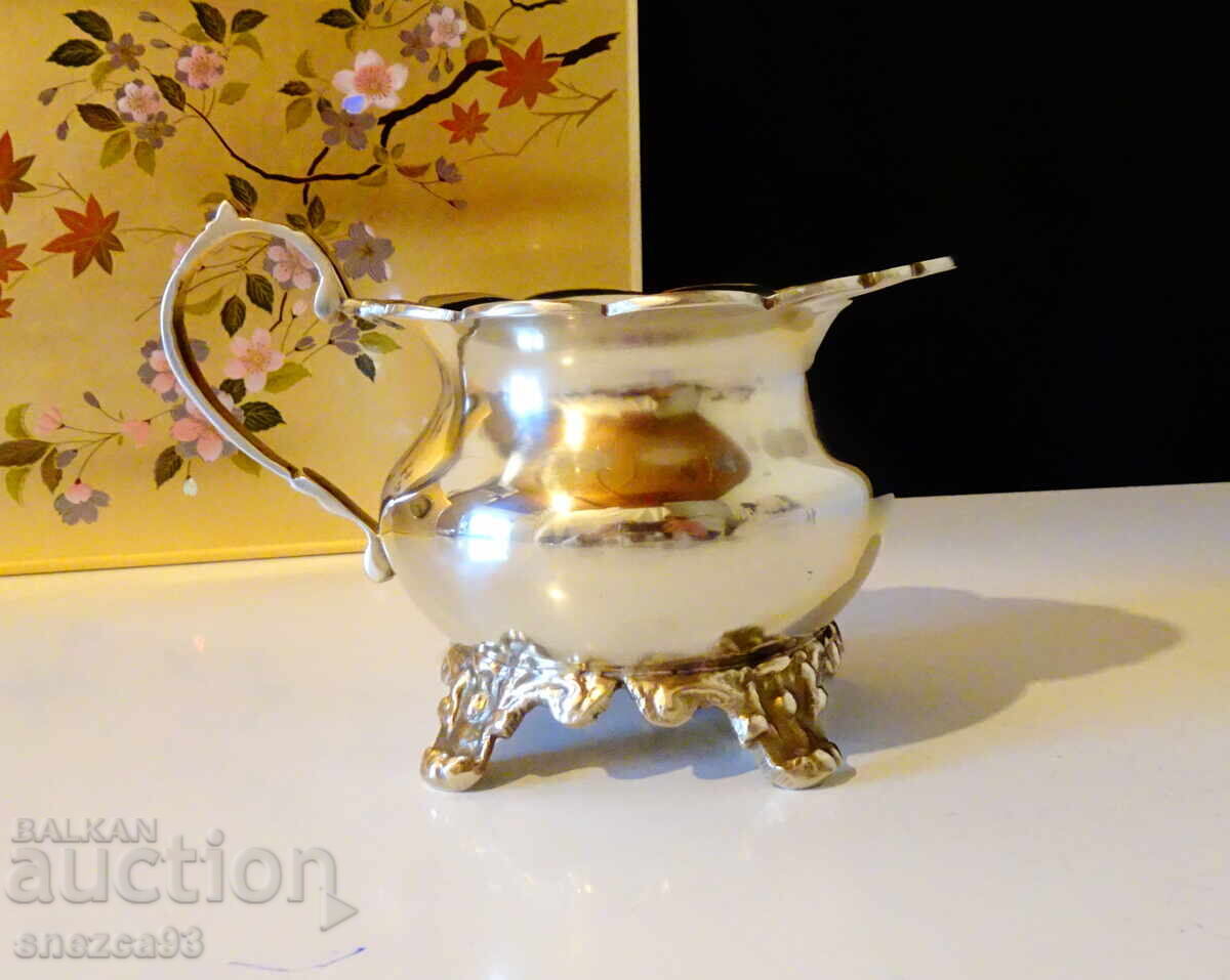 Αγγλική αντίκα μπρούτζινη κανάτα, σαλτσιέρα - 5