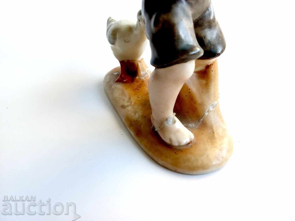 Livrarea Figurină Băiat cu cană și gâscă 1930 Livrarea Figurină Băiat cu cană și gâscă 1930