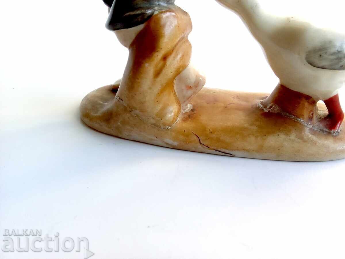 Figurină Băiat cu cană și gâscă 1930 - 5 Figurină Băiat cu cană și gâscă 1930 - 5