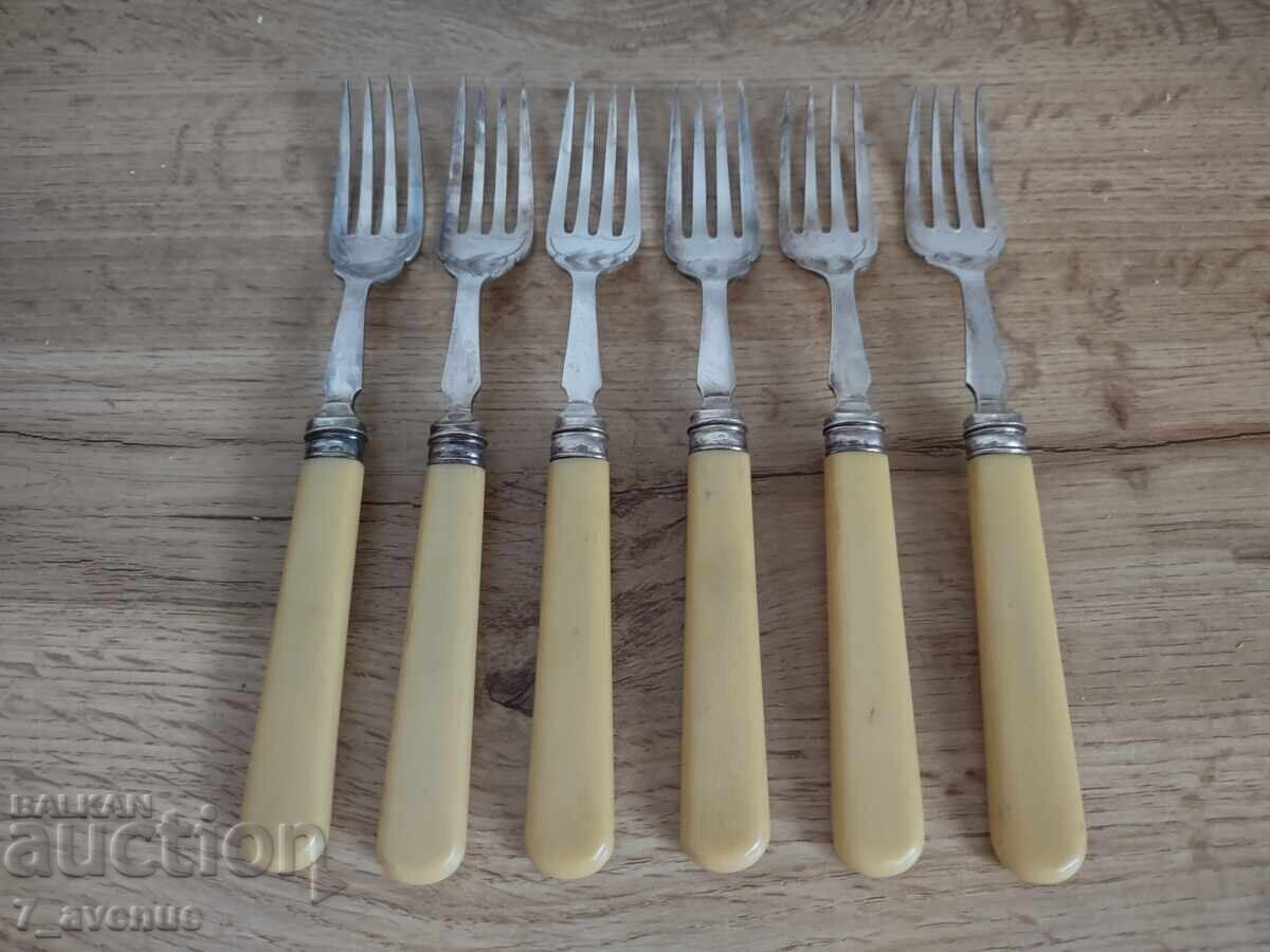 Auction 6 pieces of old cutlery, forks, before 1960, 6.04.25 Auction 6 pieces of old cutlery, forks, before 1960, 6.04.25
