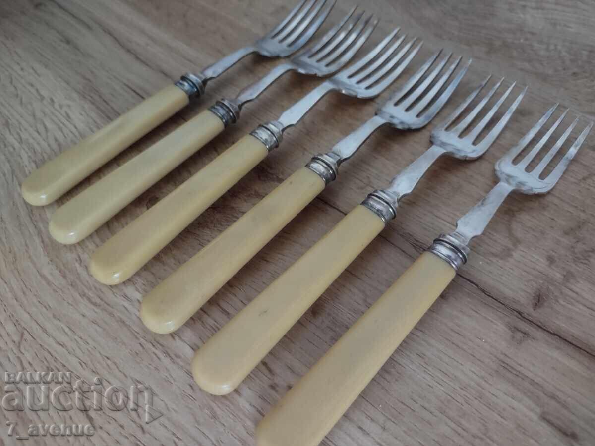 Delivery of 6 pieces of old cutlery, forks, before 1960, 6.04.25 Delivery of 6 pieces of old cutlery, forks, before 1960, 6.04.25