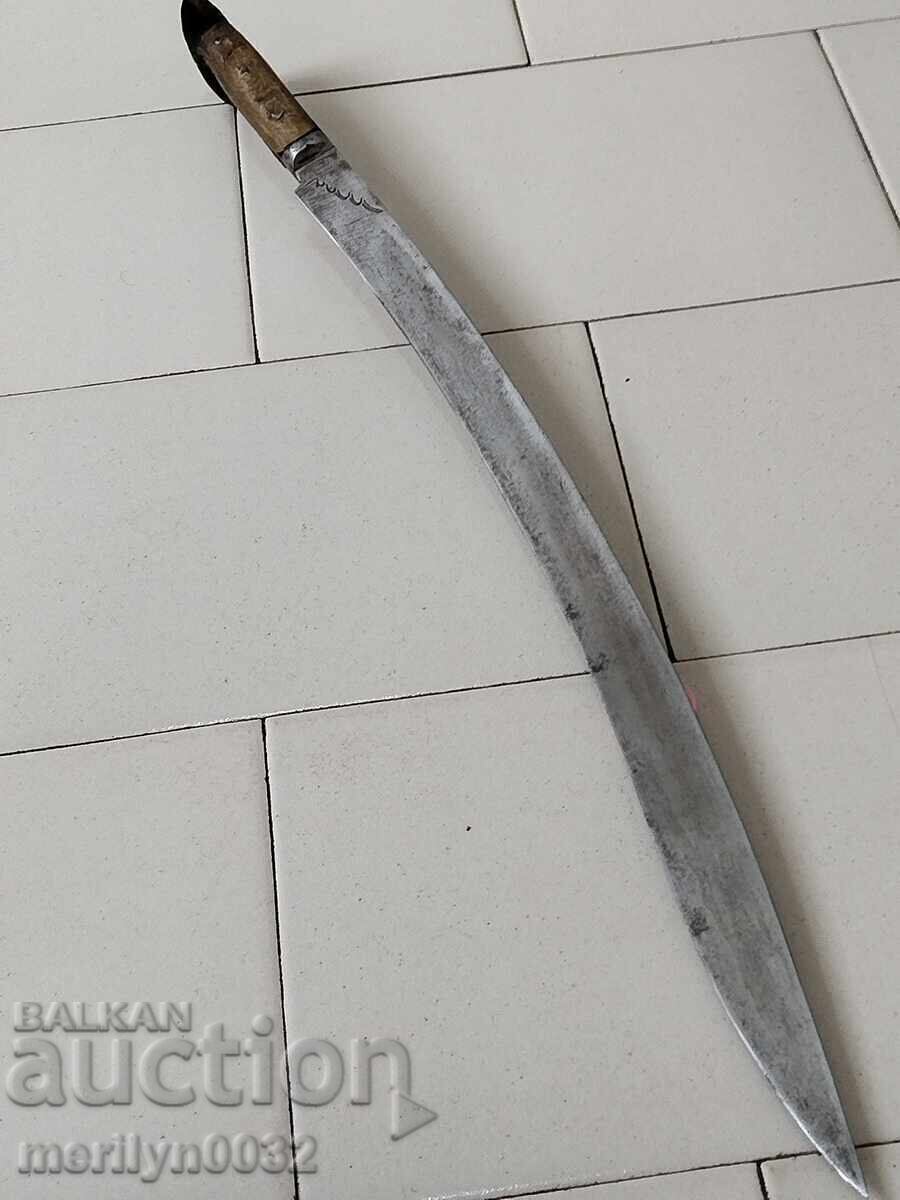 Iatagan turcesc datat, karakulak, cuțit mare cu mânere din corn cu preț € 589.91 | 1153.76 BGN