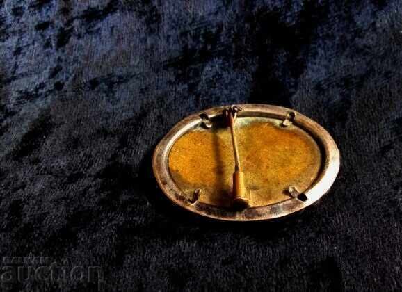 Broșă foto victoriană cu preț 45.00 BGN | € 23.01 Broșă foto victoriană cu preț 45.00 BGN | € 23.01