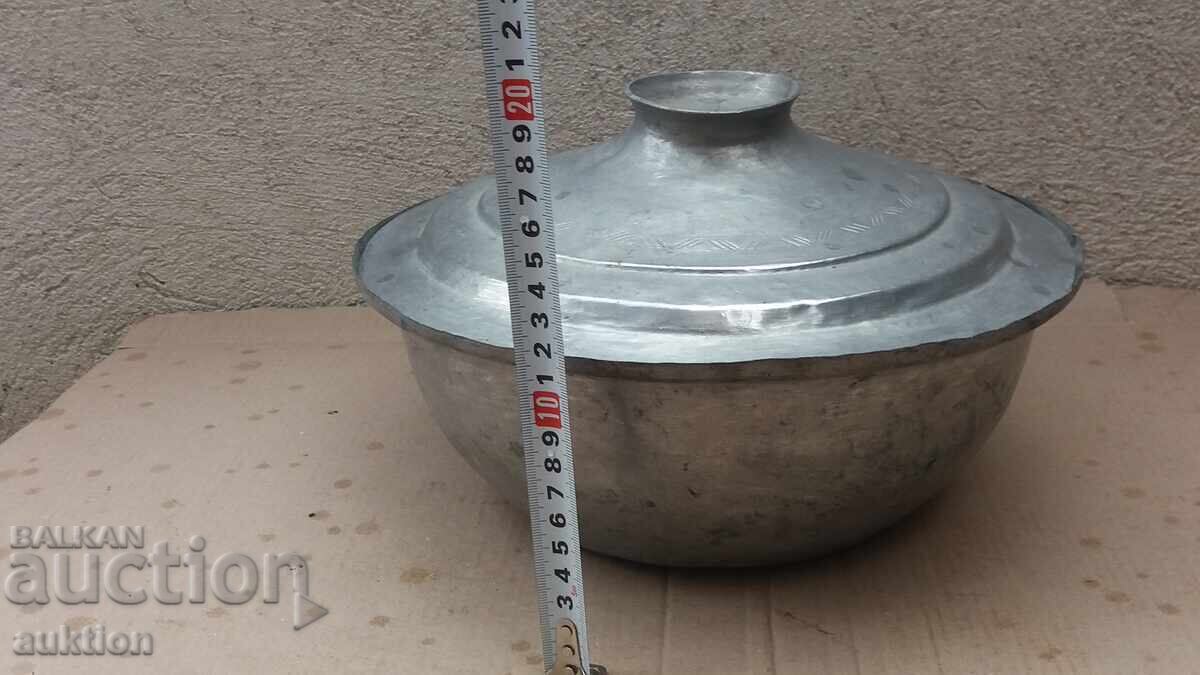 Παράδοση ΕΞΑΙΡΕΤΙΚΟ ΧΑΛΚΙΝΟ ΚΑΖΑΝΙ ΑΝΑΓΕΝΝΗΣΗΣ (otlichna kovana vŭzrozhdenska bakŭrena tendzhera)