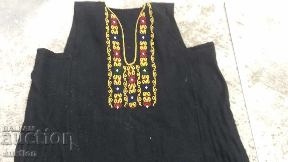 Αναγεννησιακό κεντημένο σουκμάν με τιμή 199.99 BGN | € 102.25