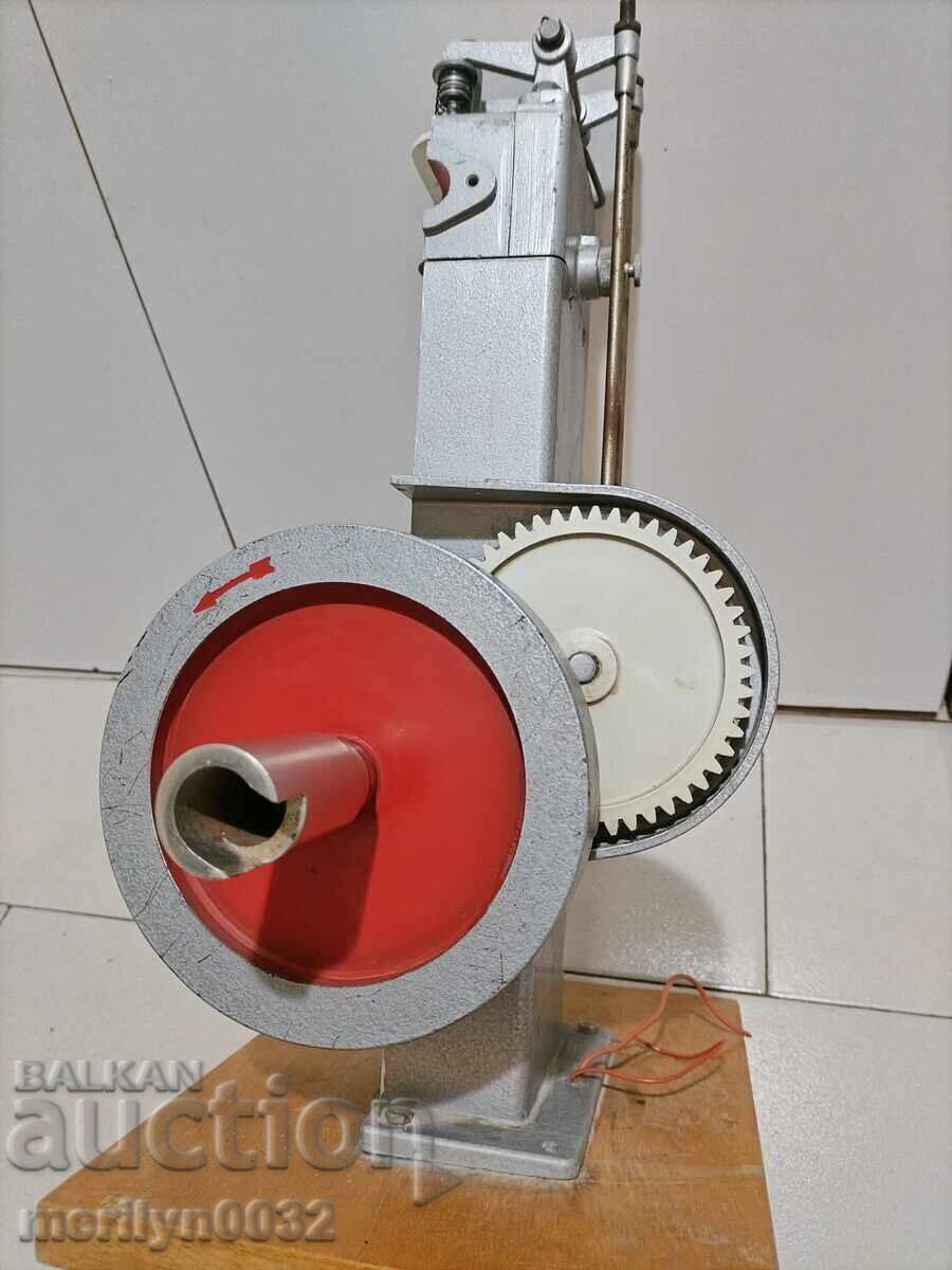 Макет на дизелов двигател модел 70-те год НРБ made in Poland - 5