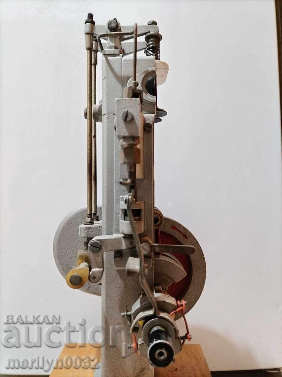 Макет на дизелов двигател модел 70-те год НРБ made in Poland - 6