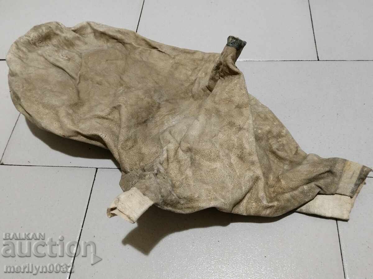 Мях от стара гайда без ручила музикален инструмент с цена 65.00 лв. | € 33.23 Мях от стара гайда без ручила музикален инструмент с цена 65.00 лв. | € 33.23