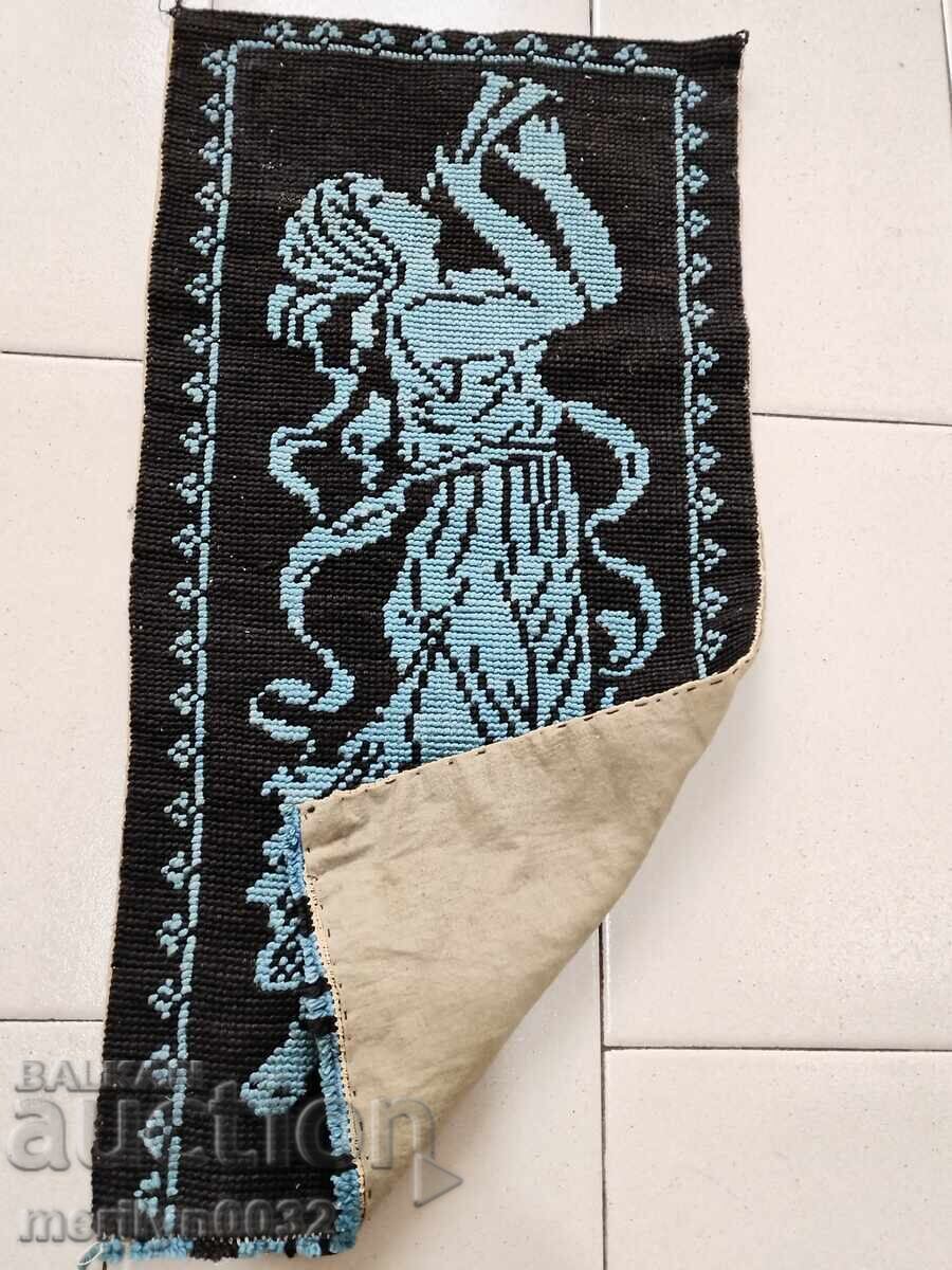 Covor vechi țesut manual pentru perete 60/30 cm, covoraș, husă cu preț 49.00 BGN | € 25.05 Covor vechi țesut manual pentru perete 60/30 cm, covoraș, husă cu preț 49.00 BGN | € 25.05