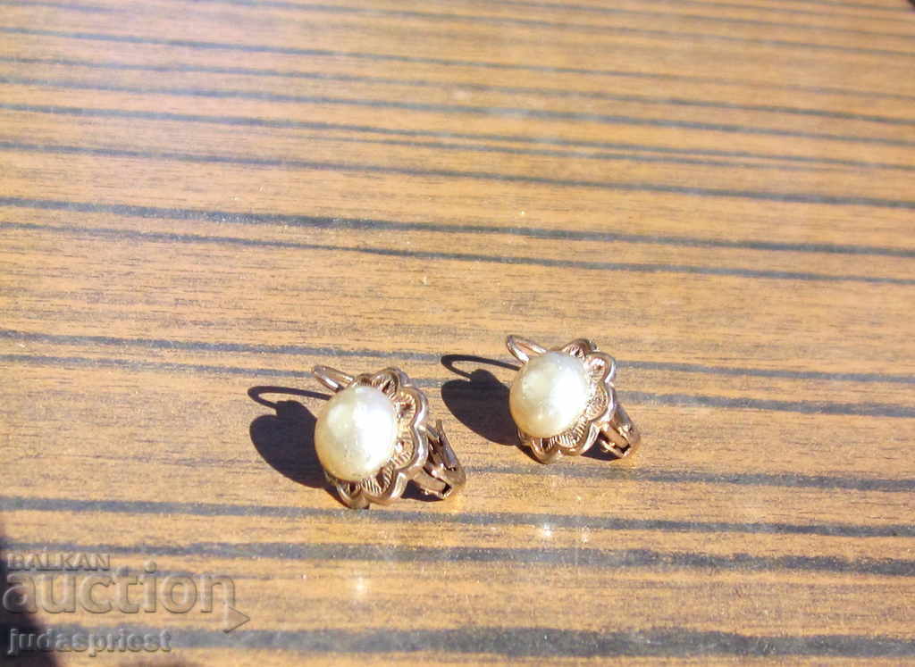 дамско бижу старинни позлатени обици с перли неупотребявани с цена 20.00 лв. | € 10.23 дамско бижу старинни позлатени обици с перли неупотребявани с цена 20.00 лв. | € 10.23