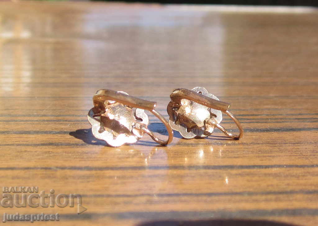 Аукцион дамско бижу старинни позлатени обици с перли неупотребявани Аукцион дамско бижу старинни позлатени обици с перли неупотребявани