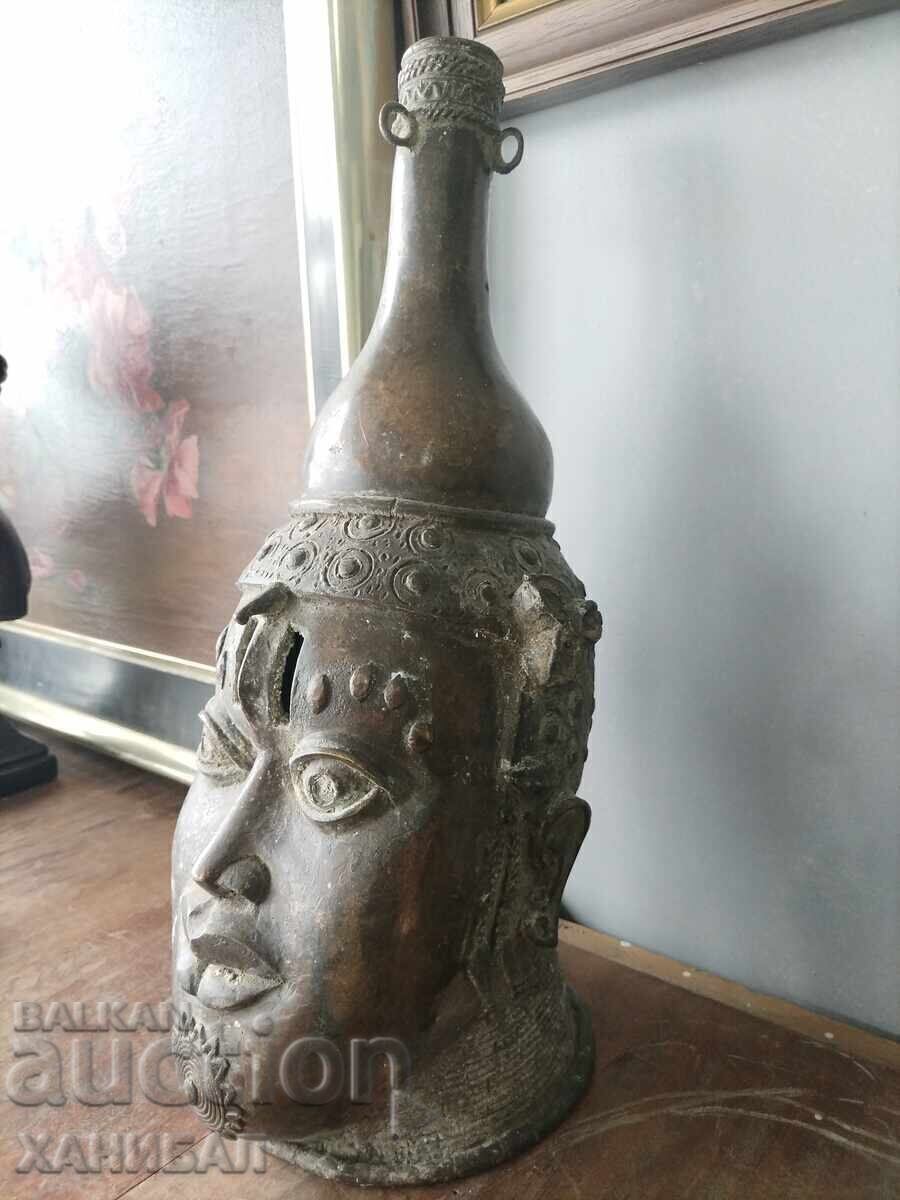 REGATUL BENIN ARTA AFRICANĂ CAP MARE DE BRONZ cu preț € 600.00 | 1173.50 BGN REGATUL BENIN ARTA AFRICANĂ CAP MARE DE BRONZ cu preț € 600.00 | 1173.50 BGN