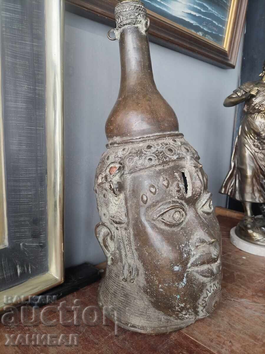 Auction  KINGDOM OF BENIN AFRICAN ART LARGE BRONZE HEAD