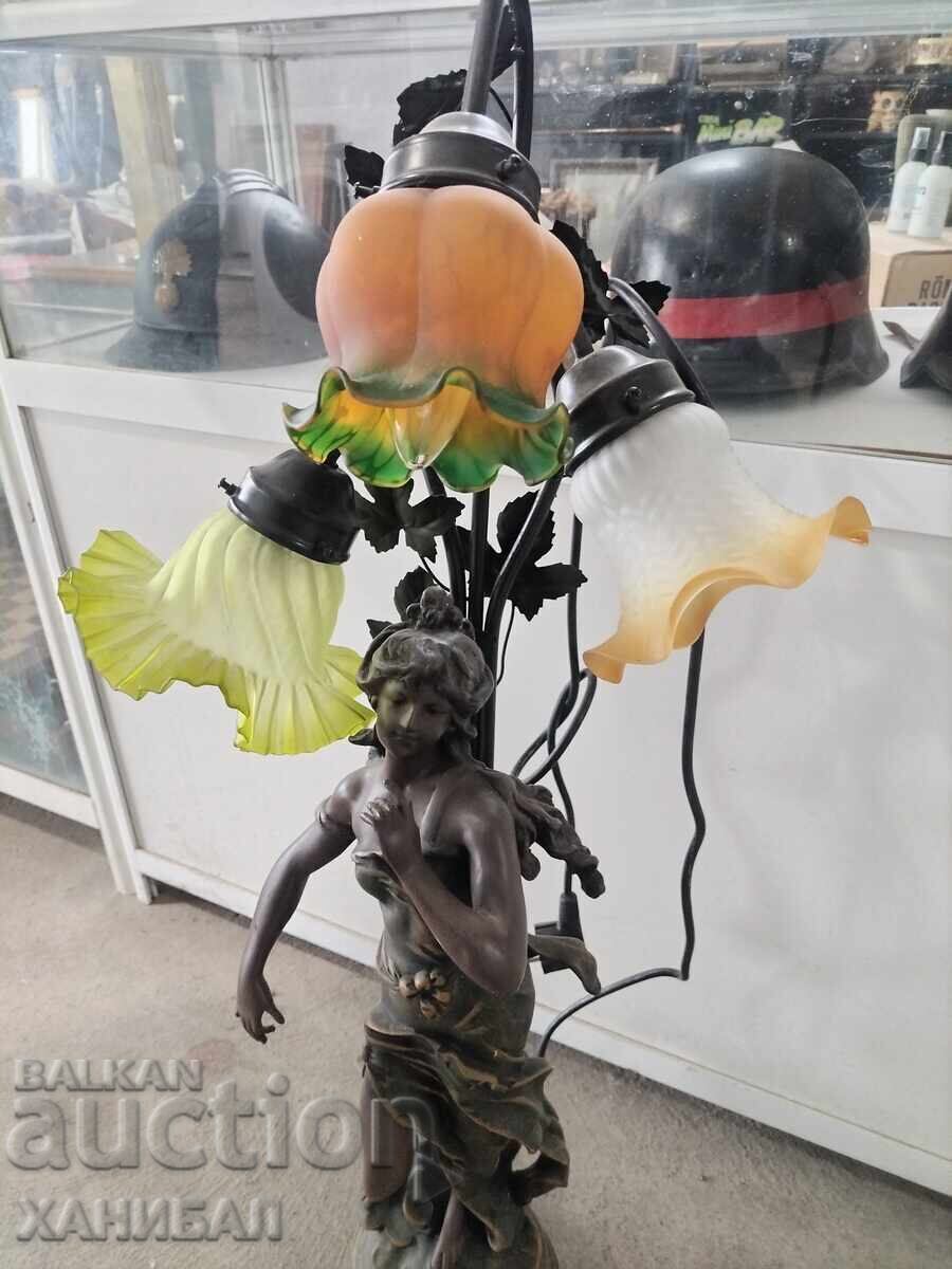 Auction LARGE BEAUTIFUL NIGHT LAMP Auction LARGE BEAUTIFUL NIGHT LAMP