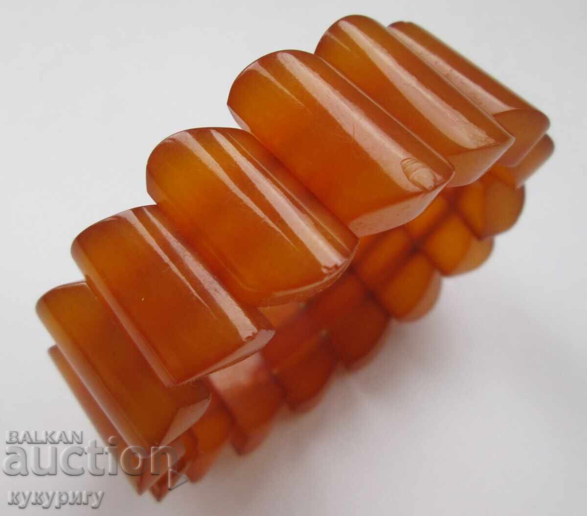 Delivery of Old lady's bracelet made of natural amber Delivery of Old lady's bracelet made of natural amber