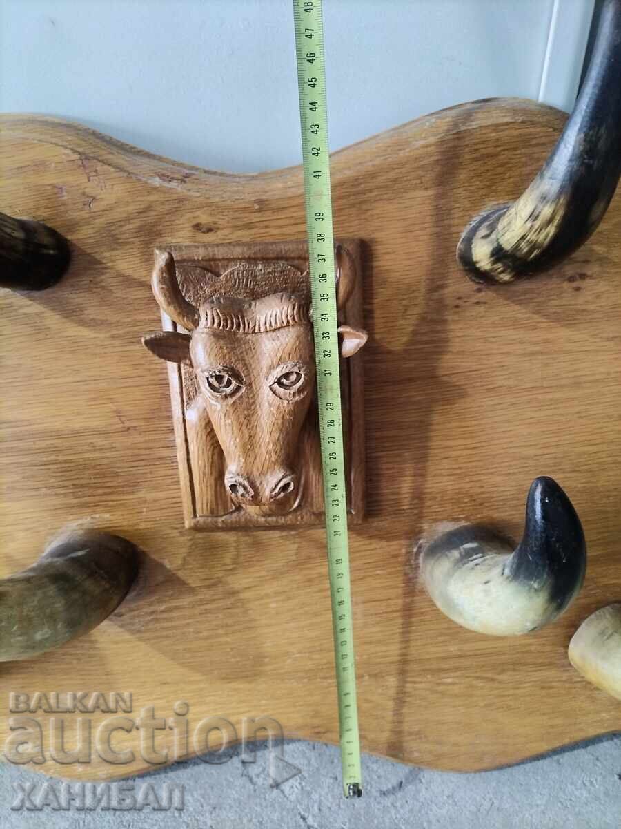 O UȘĂ DE AGĂȚAT FOARTE INTERESANTĂ DIN COARNE cu preț 190.00 BGN | € 97.15 O UȘĂ DE AGĂȚAT FOARTE INTERESANTĂ DIN COARNE cu preț 190.00 BGN | € 97.15