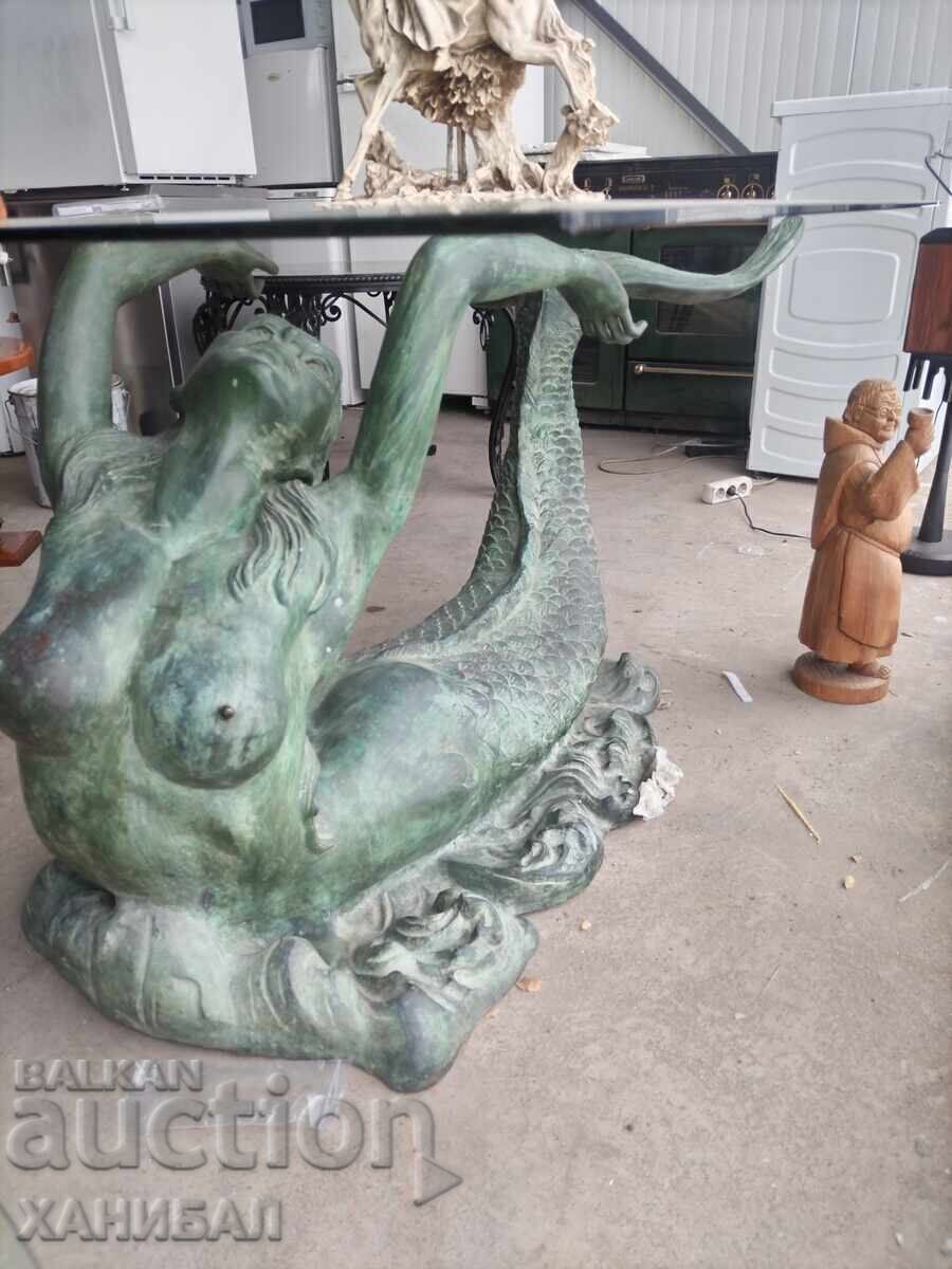 MASĂ UNICĂ DIN BRONZ. SIRENA ESTE DIN BRONZ PATINAT cu preț € 3500.00 | 6845.43 BGN