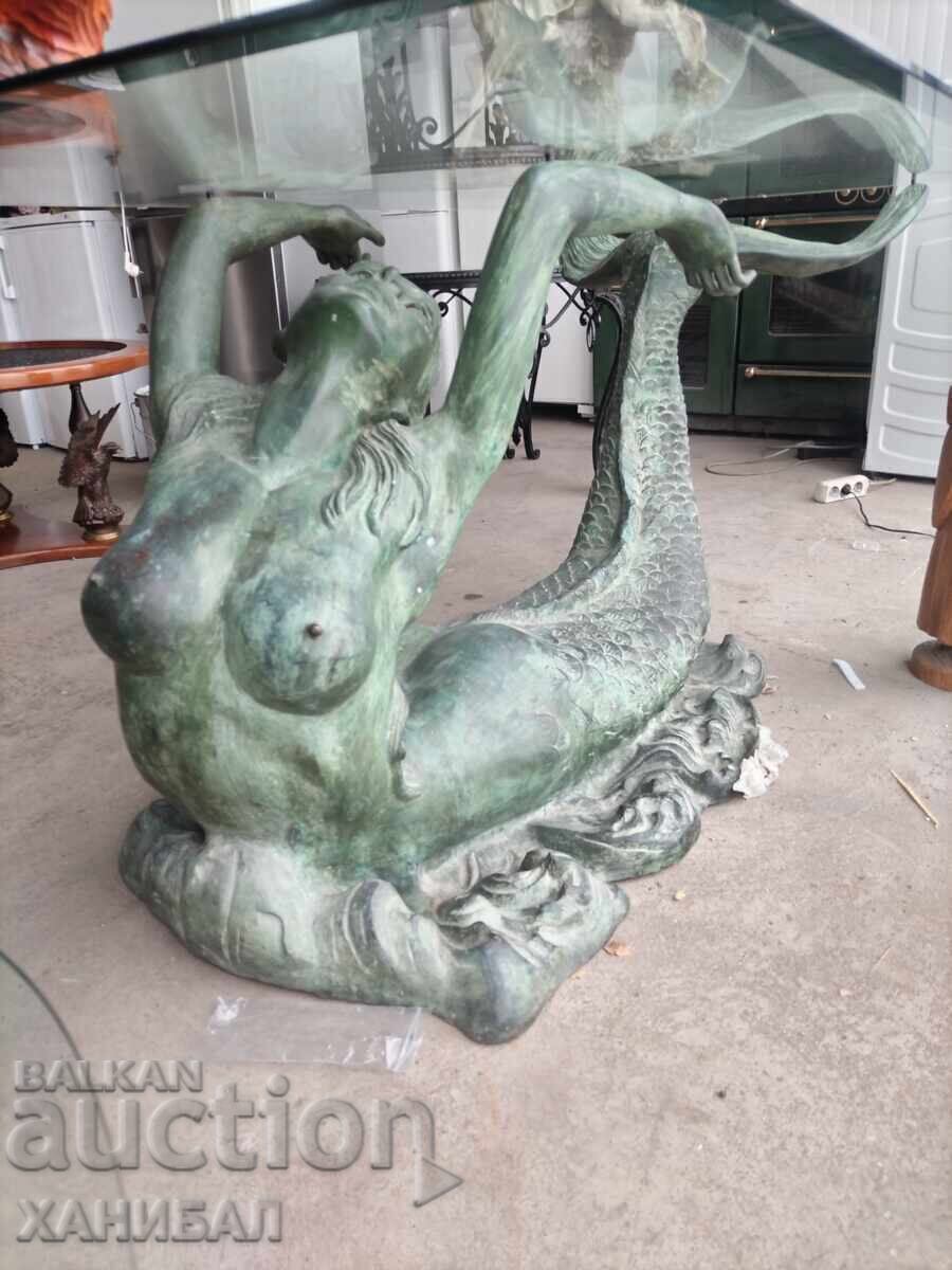 Licitație MASĂ UNICĂ DIN BRONZ. SIRENA ESTE DIN BRONZ PATINAT
