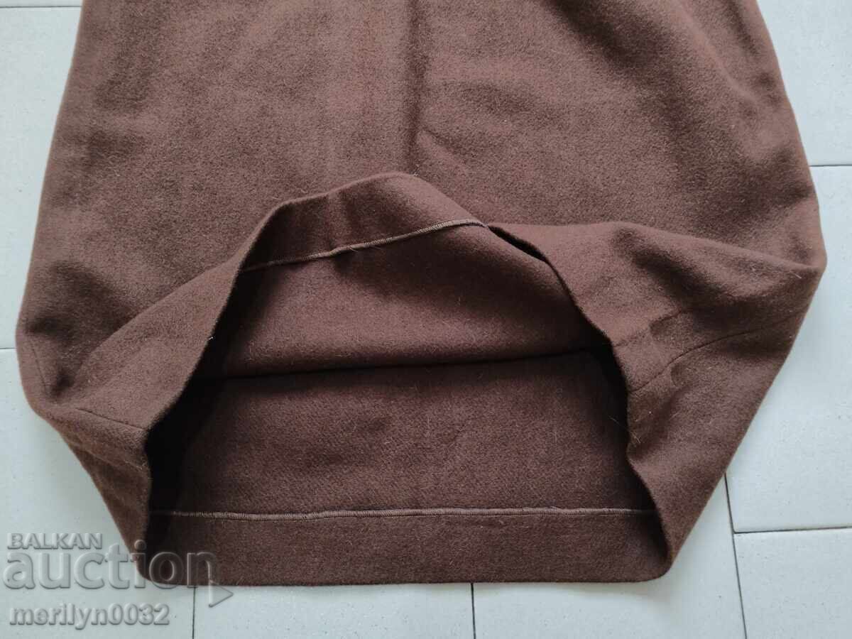 Auction  Women's woolen jacket, skirt, apron