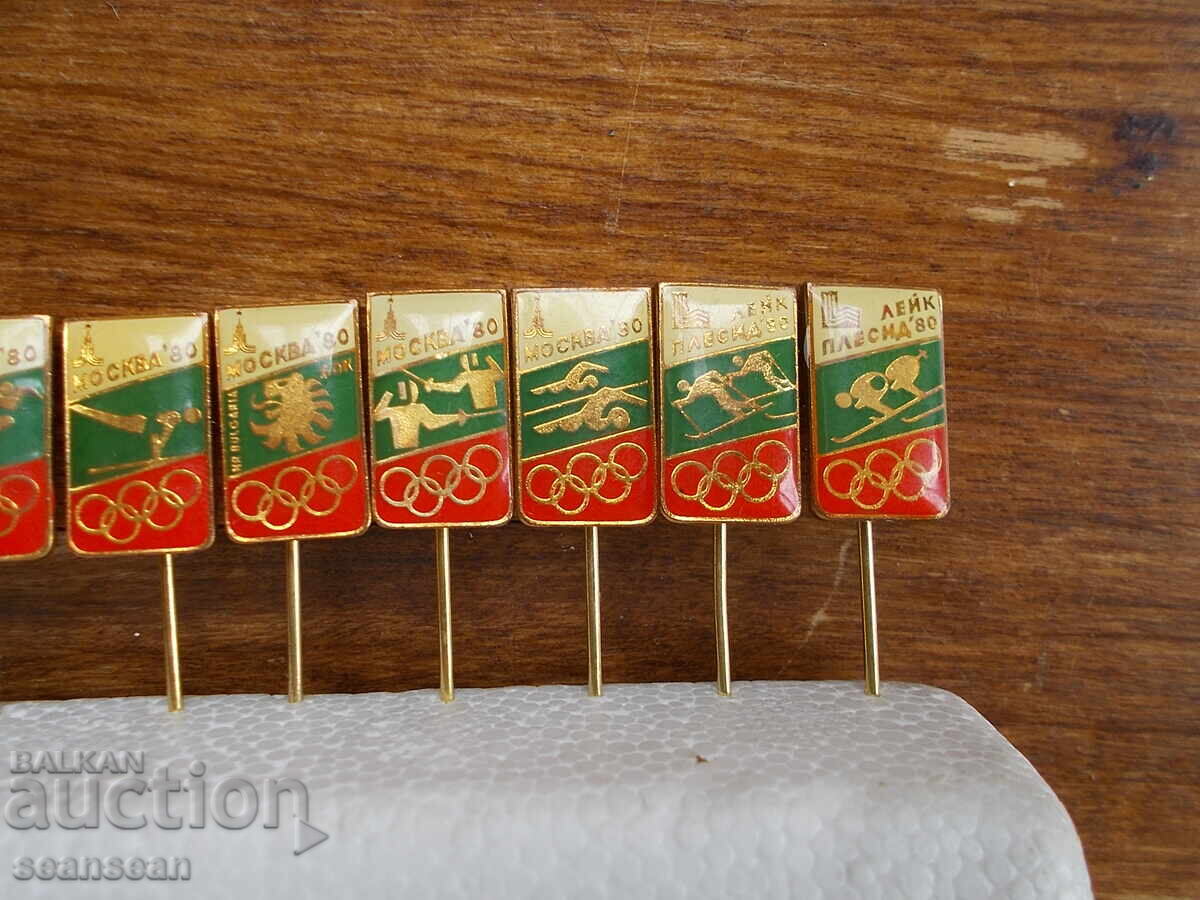 Auction Lot of 10 mint badges from the Moscow and Lake Placid Olympics Auction Lot of 10 mint badges from the Moscow and Lake Placid Olympics