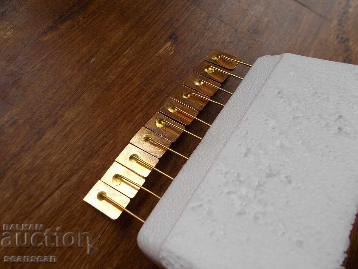 Lot of 10 mint badges from the Moscow and Lake Placid Olympics - 6 Lot of 10 mint badges from the Moscow and Lake Placid Olympics - 6