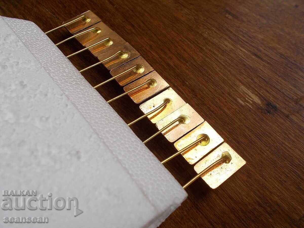 Lot of 10 mint badges from the Moscow and Lake Placid Olympics - 7 Lot of 10 mint badges from the Moscow and Lake Placid Olympics - 7