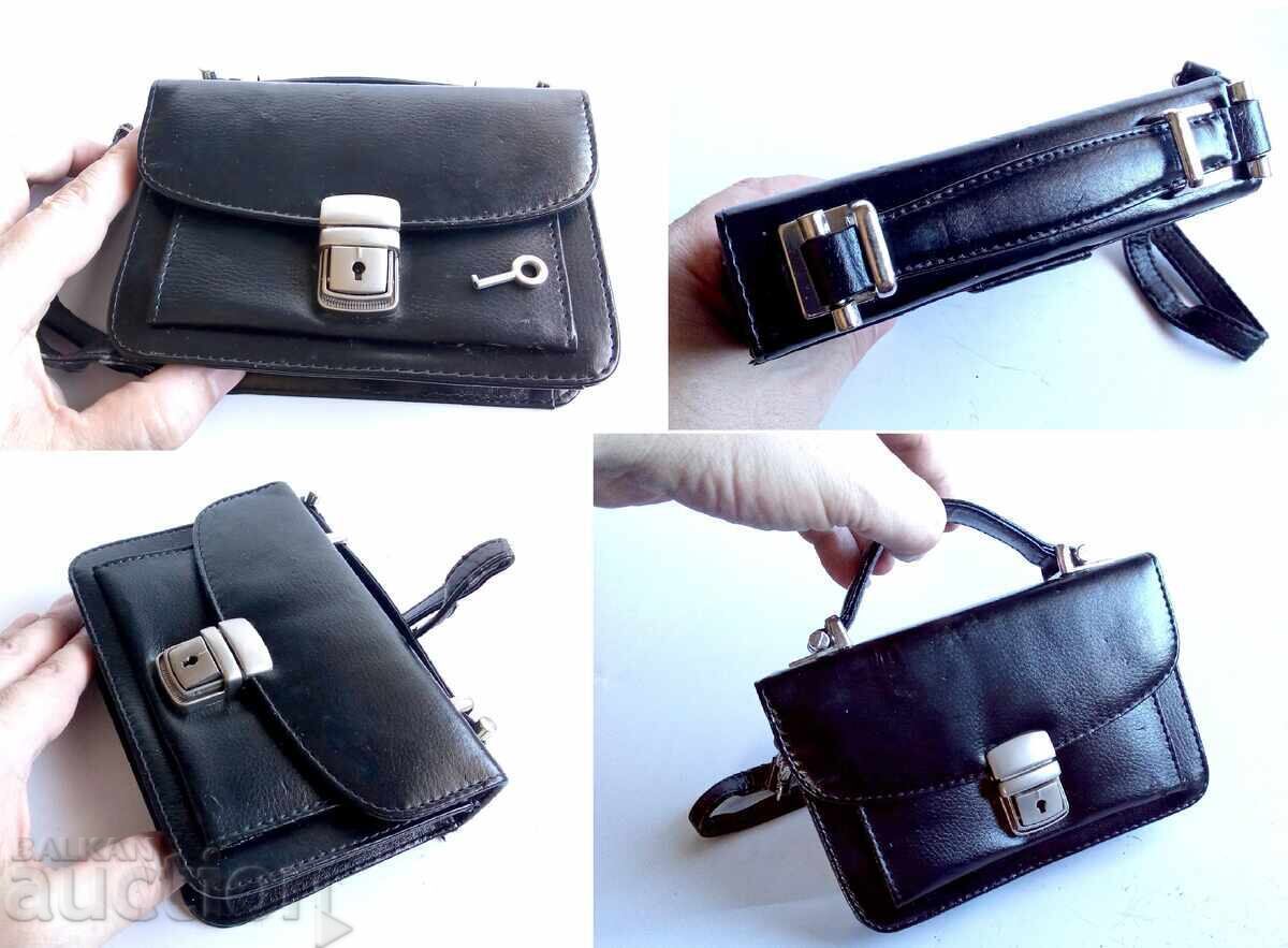 мъжка мини чанта за ръка със ключ с цена € 17.00 | 33.25 лв.