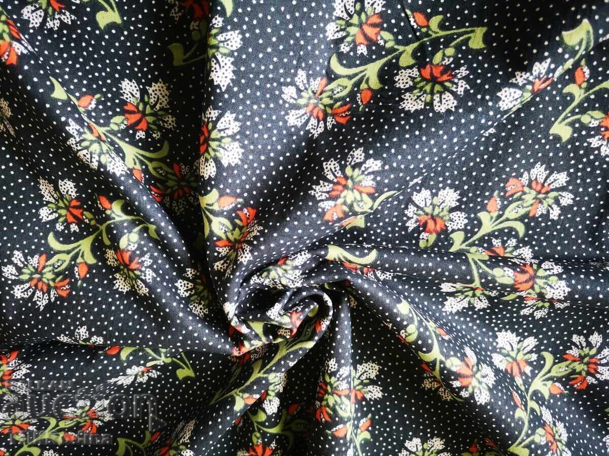 Bucată de pânză veche de bumbac, epoca socialistă, L/ 86cm, L/ 288cm cu preț 9.00 BGN | € 4.60 Bucată de pânză veche de bumbac, epoca socialistă, L/ 86cm, L/ 288cm cu preț 9.00 BGN | € 4.60