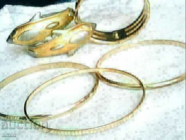 Delivery of lot of jewelry bracelets gold plated necklaces...