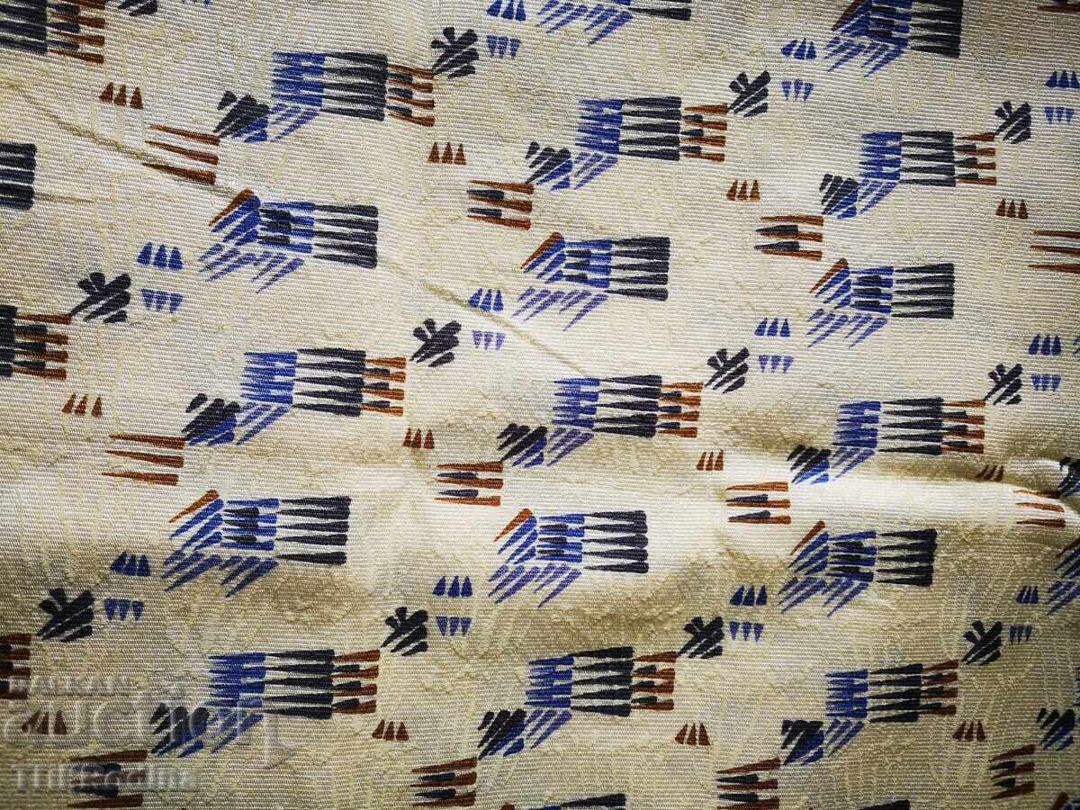 Bucată de pânză veche, epoca socialistă, L/ 86cm Î/ 184cm Bucată de pânză veche, epoca socialistă, L/ 86cm Î/ 184cm