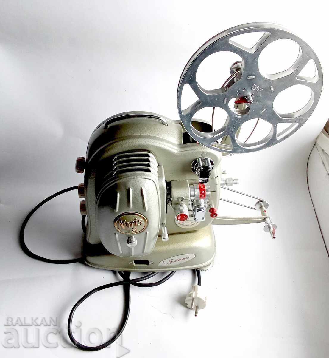 Noris 8 Synchroner - ρετρό προβολέας φιλμ 8mm από το 1950 με τιμή 240.00 BGN | € 122.71