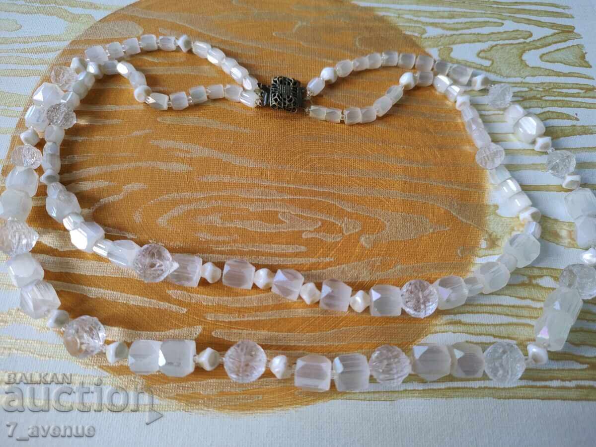 Necklace, necklace, 70s, 8.04.2025 with price 69.00 BGN | € 35.28 Necklace, necklace, 70s, 8.04.2025 with price 69.00 BGN | € 35.28