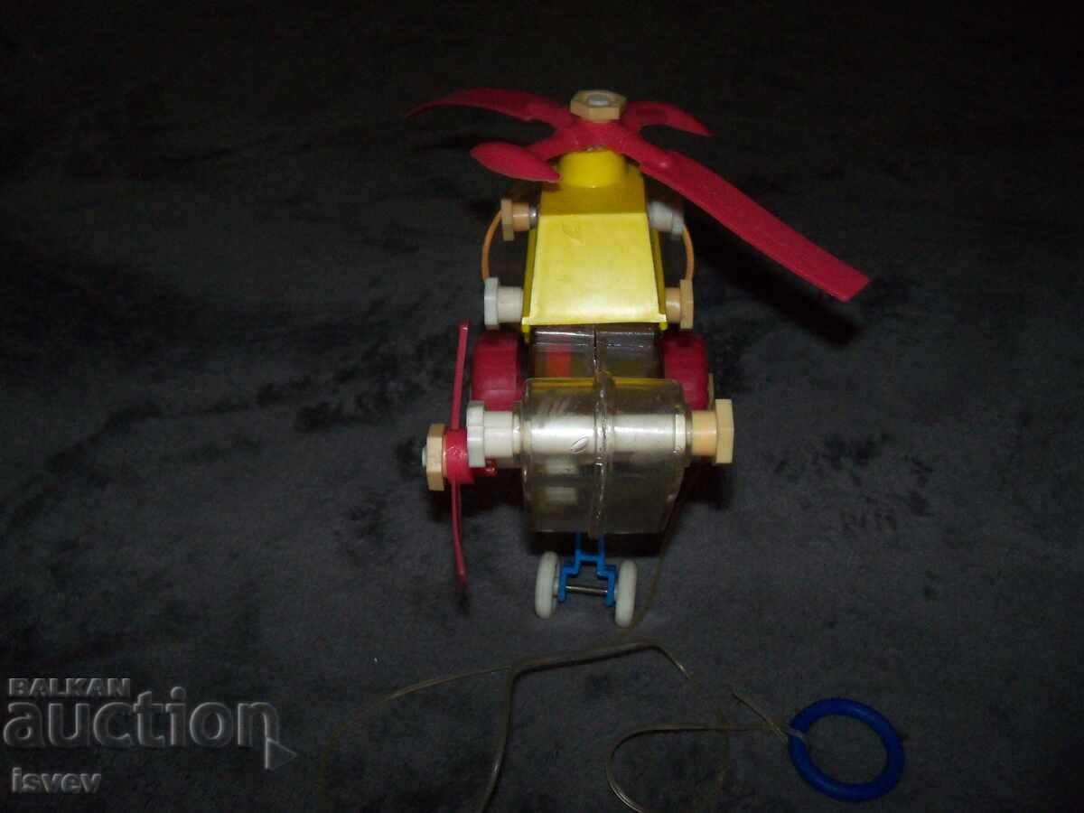 Παλιό σοσιαλιστικό παιχνίδι διαφανές ελικόπτερο, βερτοπλάνο - 5 Παλιό σοσιαλιστικό παιχνίδι διαφανές ελικόπτερο, βερτοπλάνο - 5