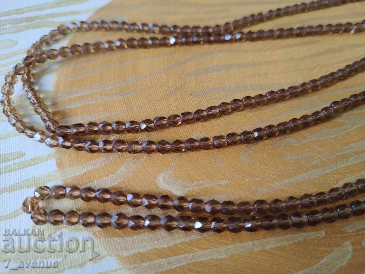 Auction Necklace, long, sparkling, about one meter, 70s, 8.04.2025 Auction Necklace, long, sparkling, about one meter, 70s, 8.04.2025