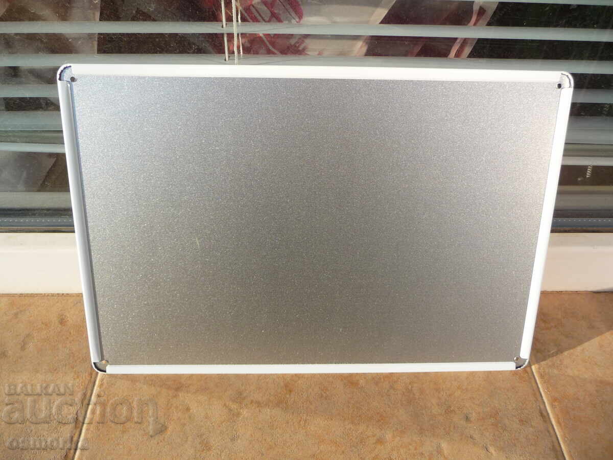 Licitație Placă metalică motocicletă Jawa 250 Modelul nou reclamă noul model