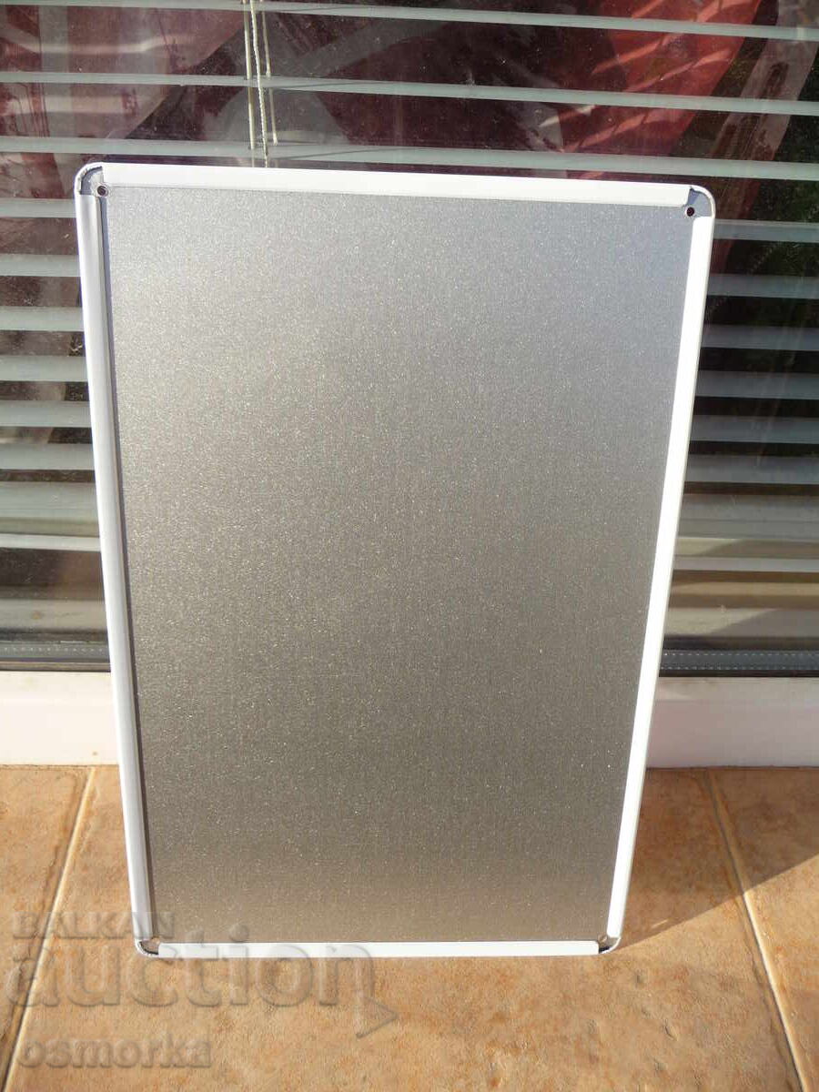 Аукцион Метална табела Кока Кола Coca Cola червен панталон пуловер р Аукцион Метална табела Кока Кола Coca Cola червен панталон пуловер р