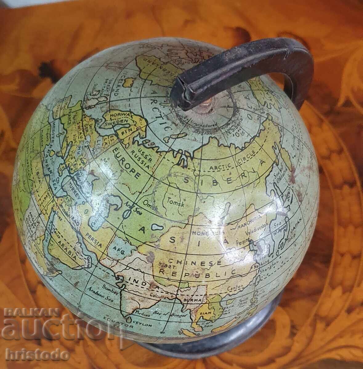 Delivery of Very old English globe Delivery of Very old English globe