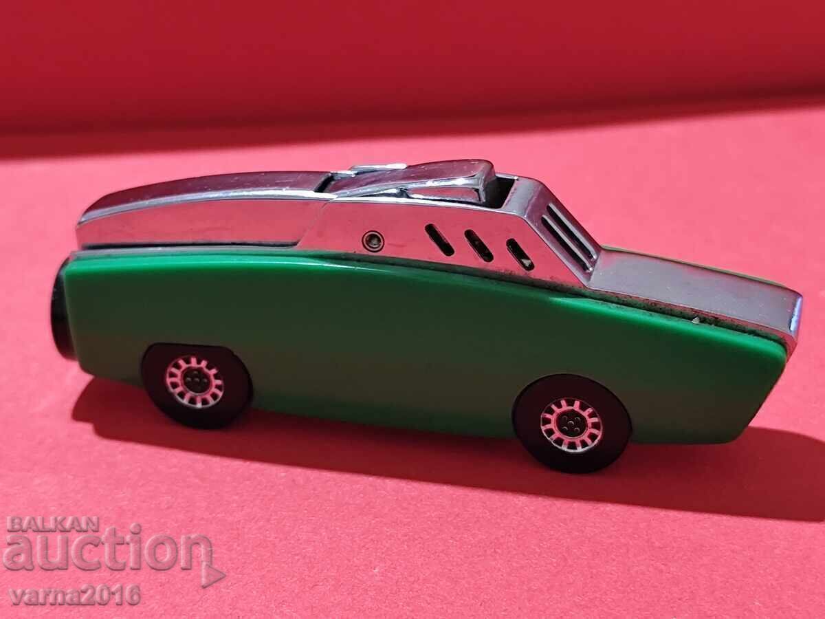 Auction  Vintage Lighter from Royal Cart METAL