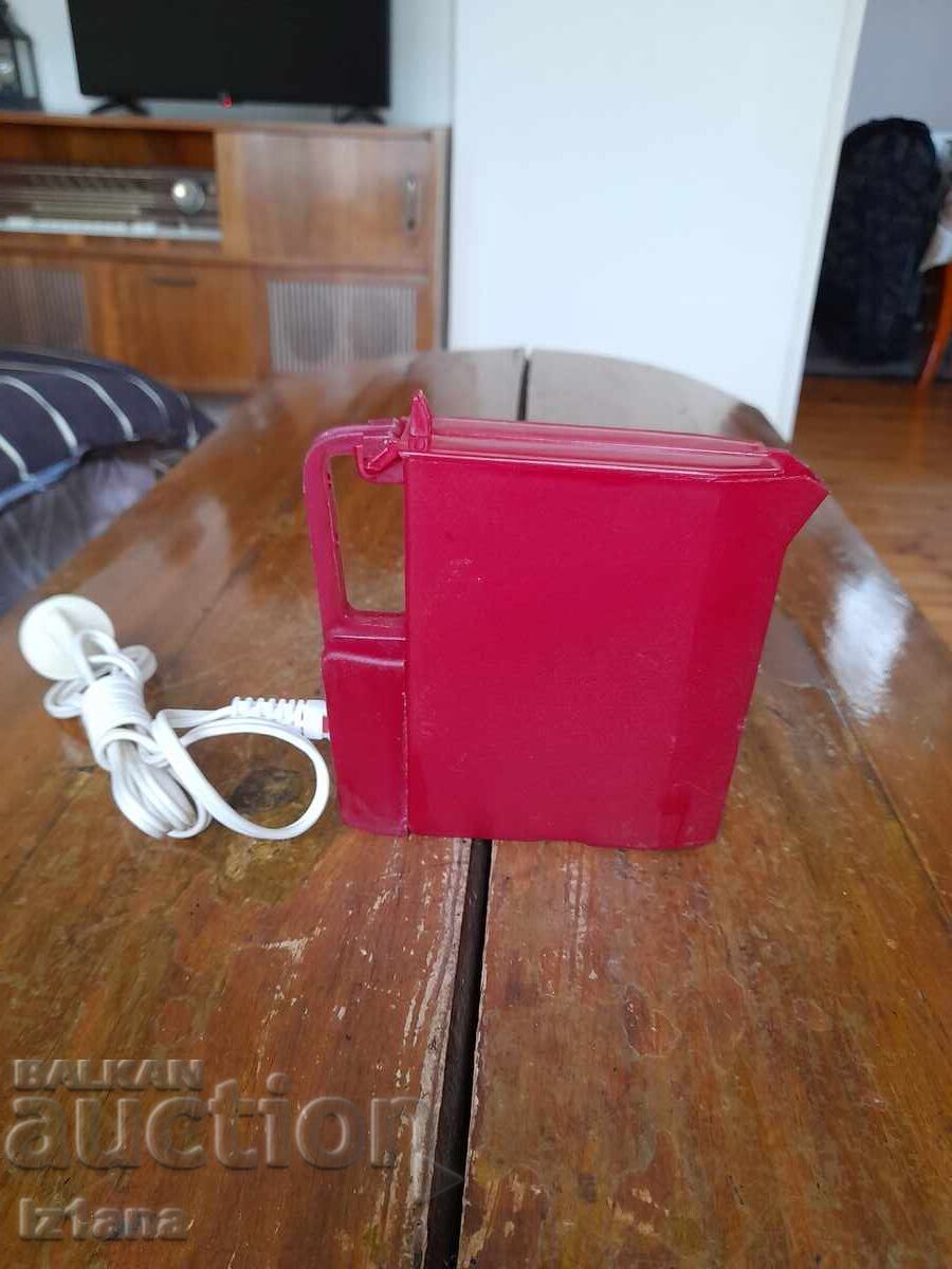 Old electric kettle Quarter - 5