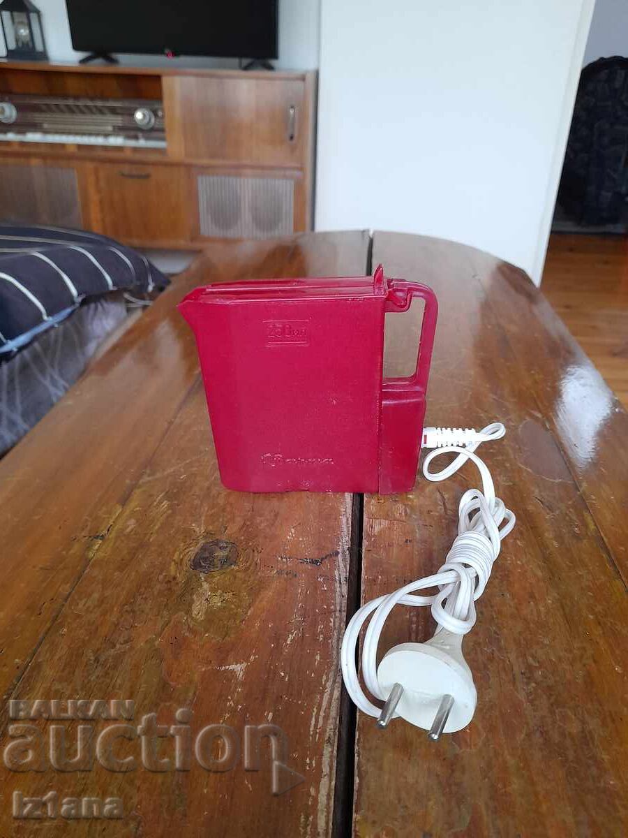 Old electric kettle Quarter