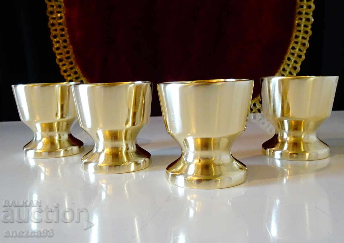 Бронзови чаши за ракия,свръх масивни,звънки. с цена 60.00 лв. | € 30.68