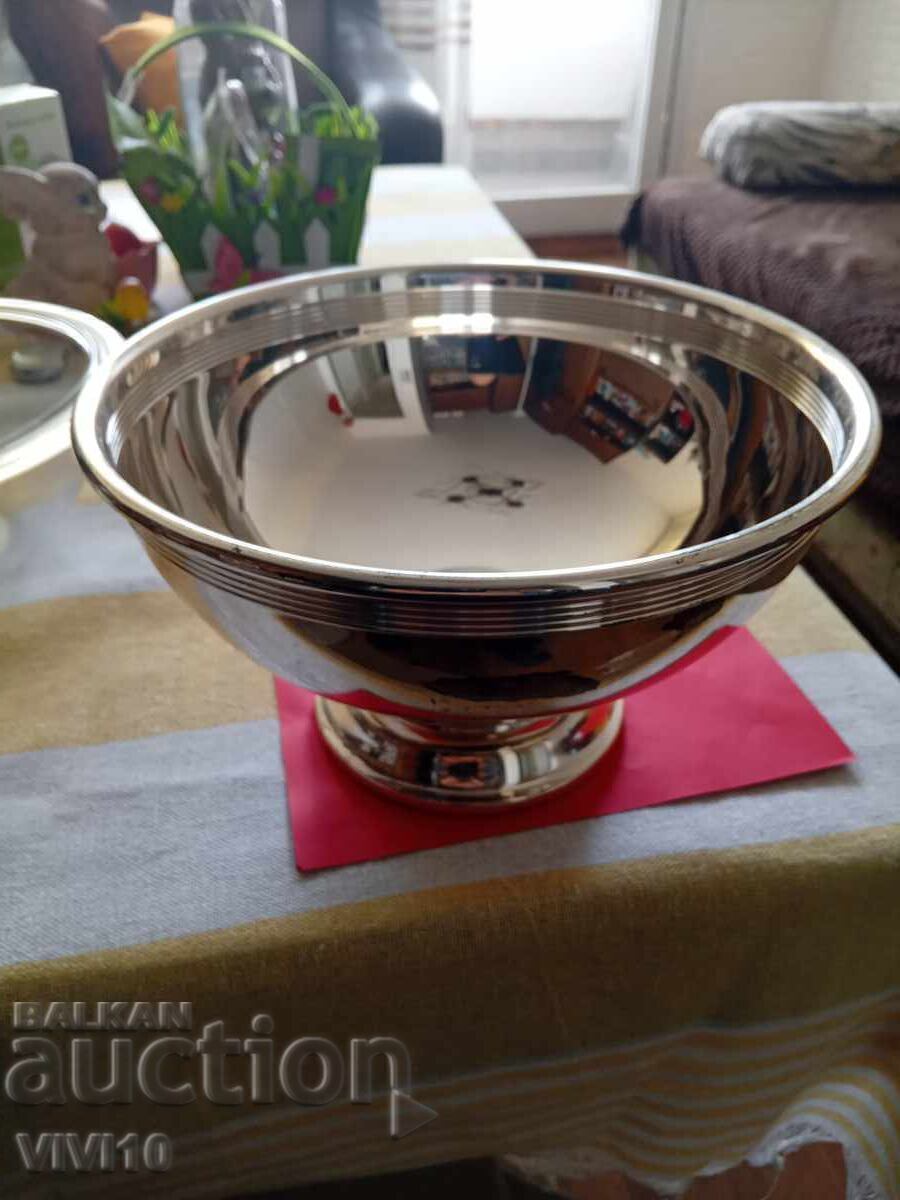 Αρχαία κούπα με γυαλί, με σήμανση