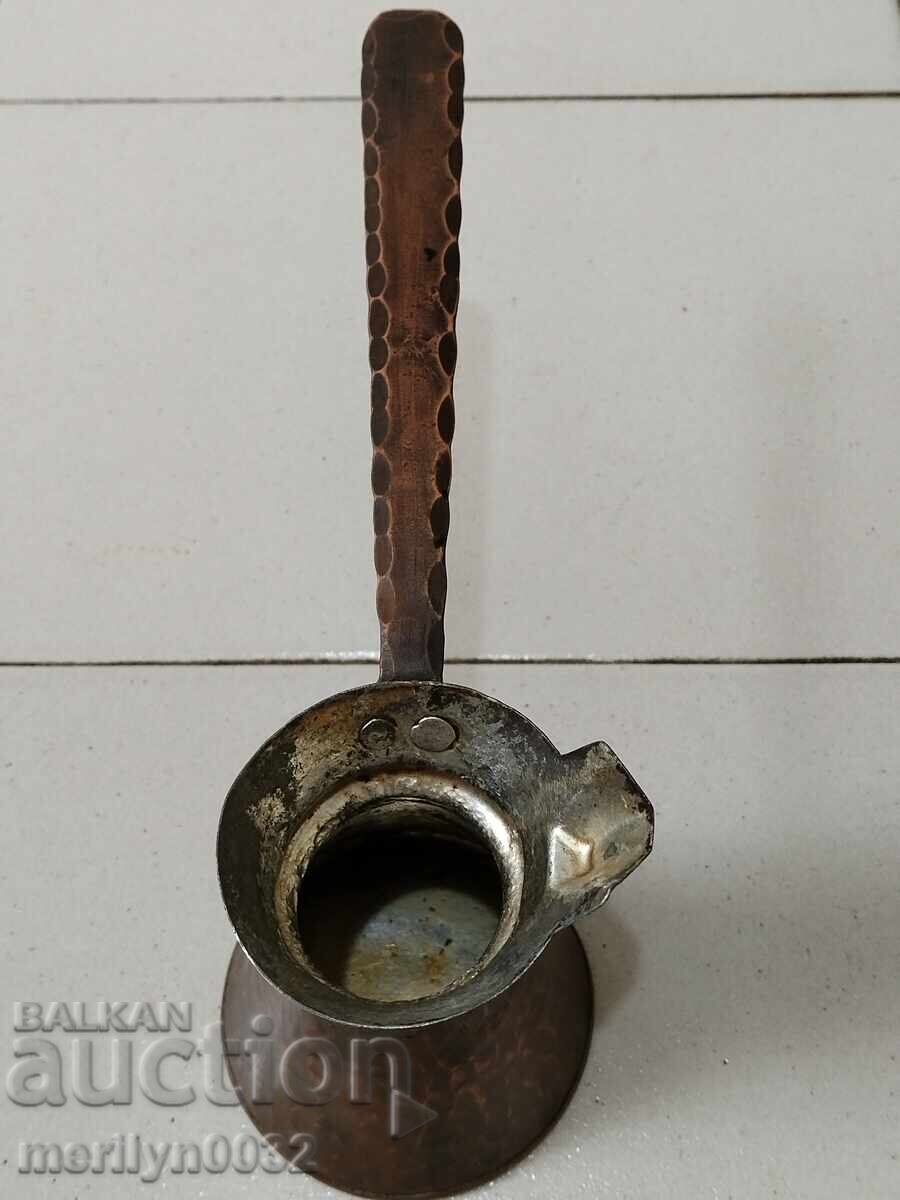 Παράδοση Παλιό κονσερβοποιημένο χάλκινο cezve, καφετιέρα, χάλκινο, χάλκινο δοχείο