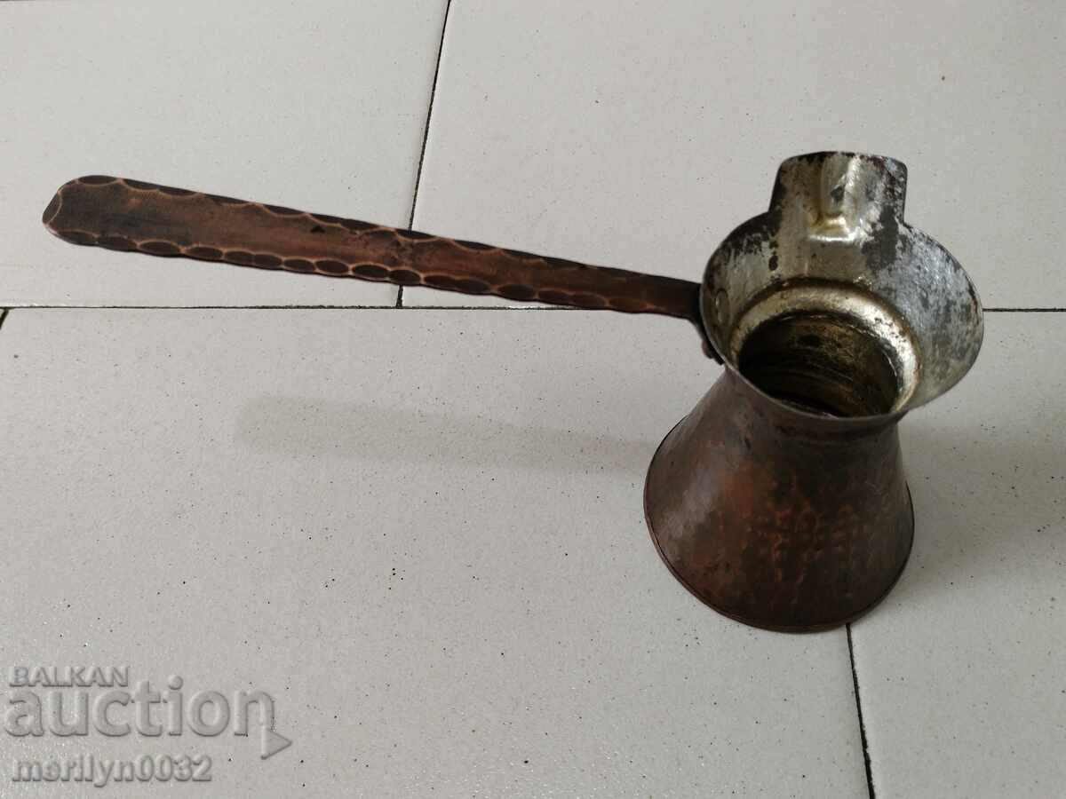 Παλιό κονσερβοποιημένο χάλκινο cezve, καφετιέρα, χάλκινο, χάλκινο δοχείο