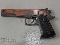 Brichetă pistol FUNCȚIONEAZĂ