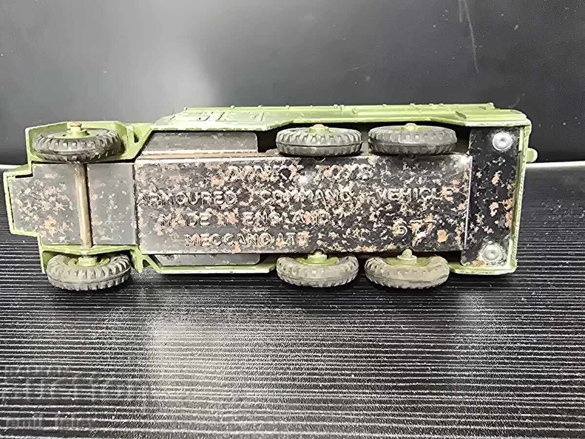 Jucării Dinky reducere - Vehicul de comandă blindat - 6 Jucării Dinky reducere - Vehicul de comandă blindat - 6
