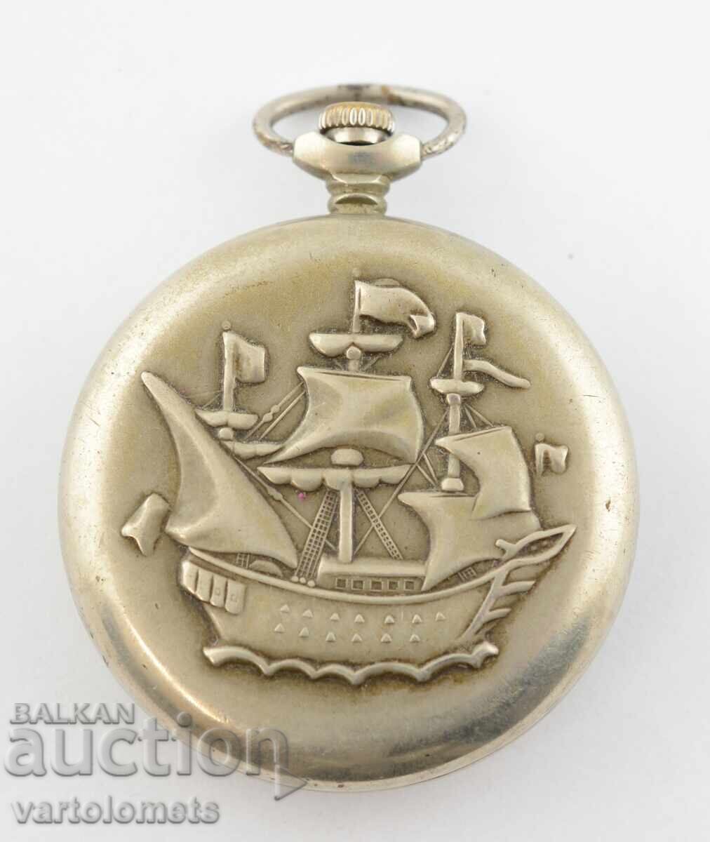 Pocket watch MOLNIJA USSR ship not working with price 35.00 BGN | € 17.90 Pocket watch MOLNIJA USSR ship not working with price 35.00 BGN | € 17.90